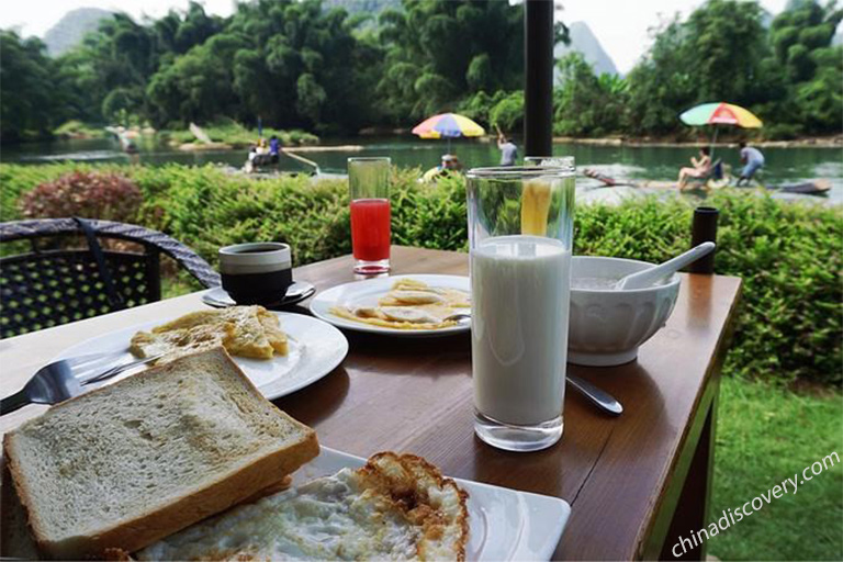 Yangshuo Mountain Retreat