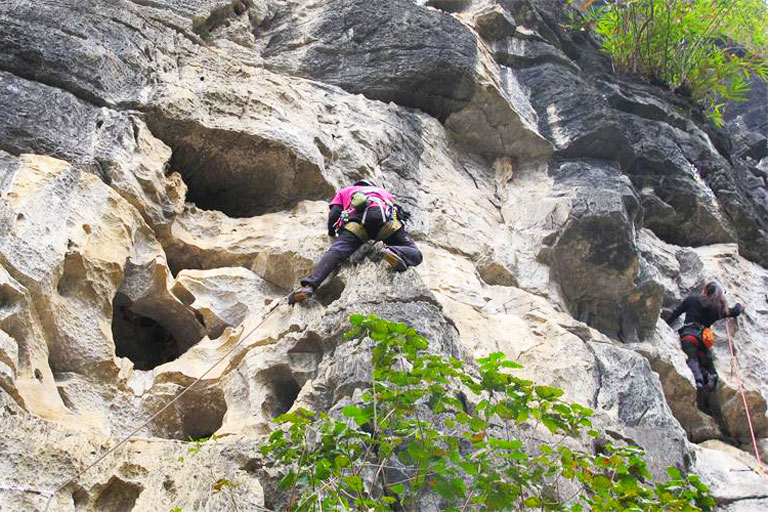 Yangshuo Wine Bottle Hill Yangshuo Climbing - Wine Bottle Hill Climbing