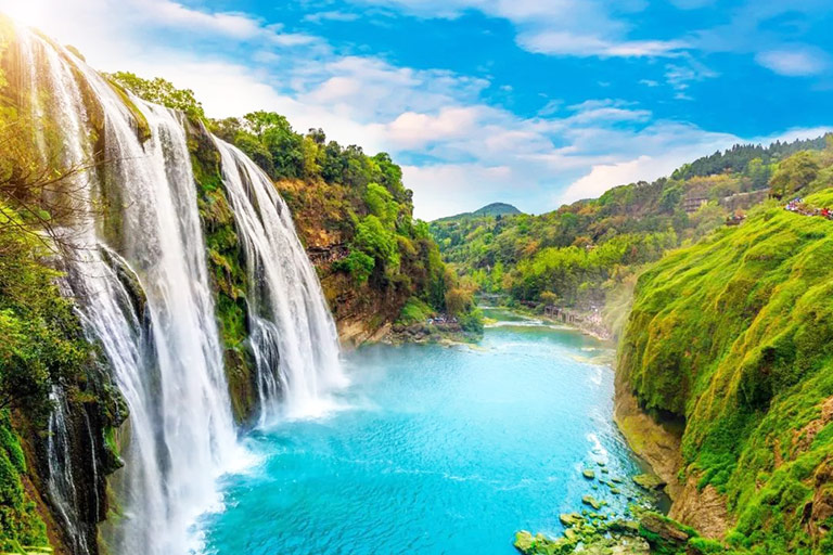 Huangguoshu Waterfall - the largest waterfall in Asia