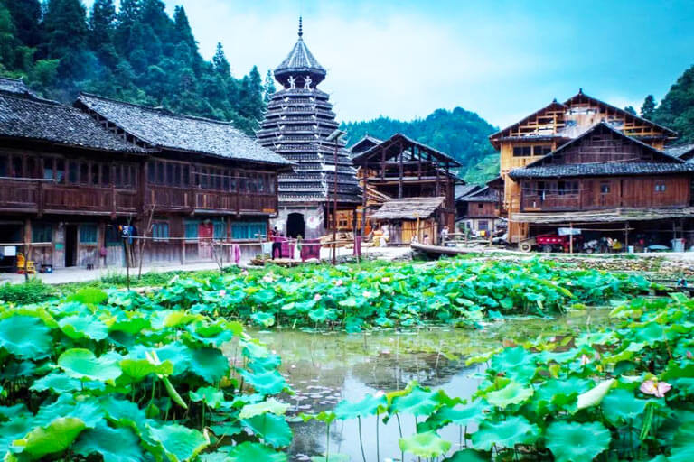 Guizhou Attractions - Huanggang Dong Village