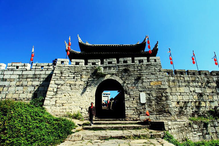 Guizhou Attractions - Qingyan Old Town