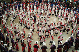 Dance in Sisters' Meal Festival