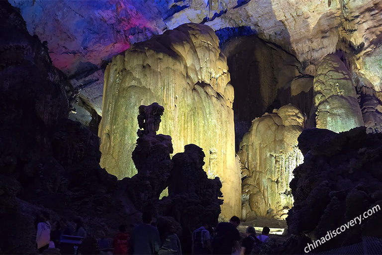 Deep Bond Between Mother-in-Law and Daughter-in-Law Zhijin Cave