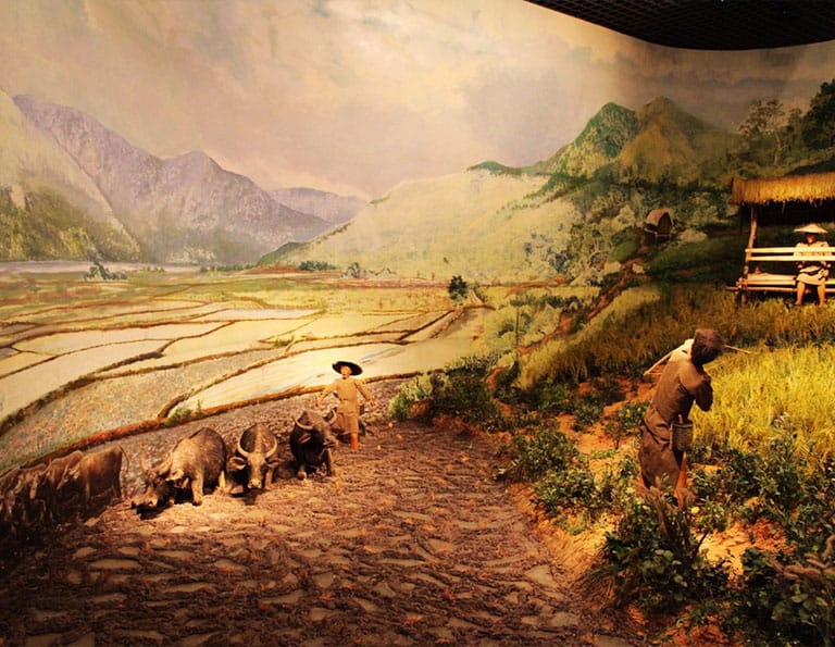 A Scene of Ancient Life Displayed in Hainan Museum