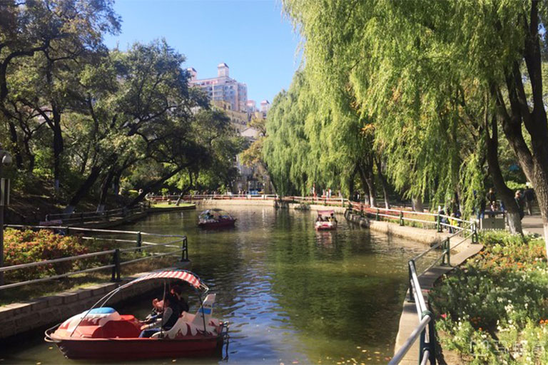 Zhaolin Park in Summer