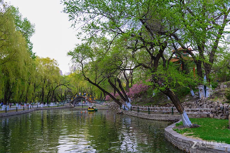 Zhaolin Park in Spring