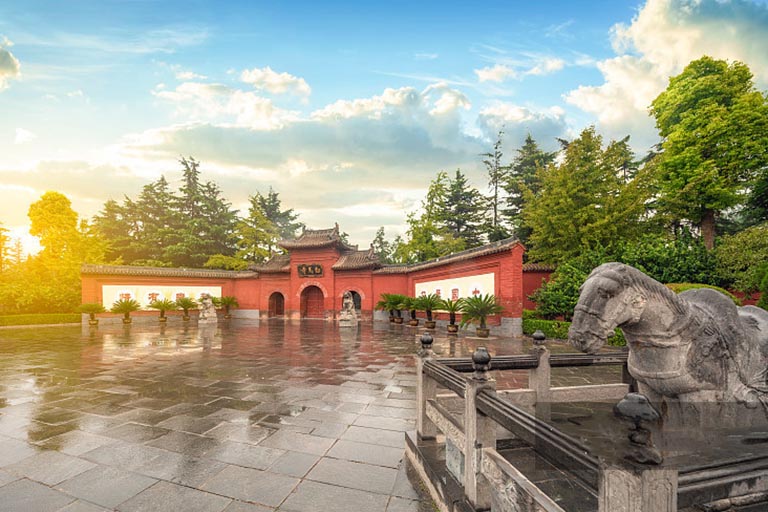 Front Gate of White Horse Temple Henan Attractions