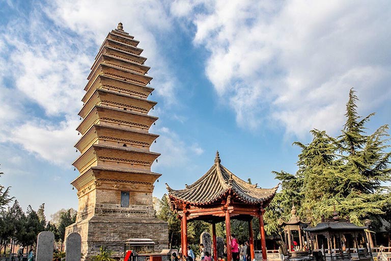 Qiyun Pagoda near White Horse Temple Henan Attractions