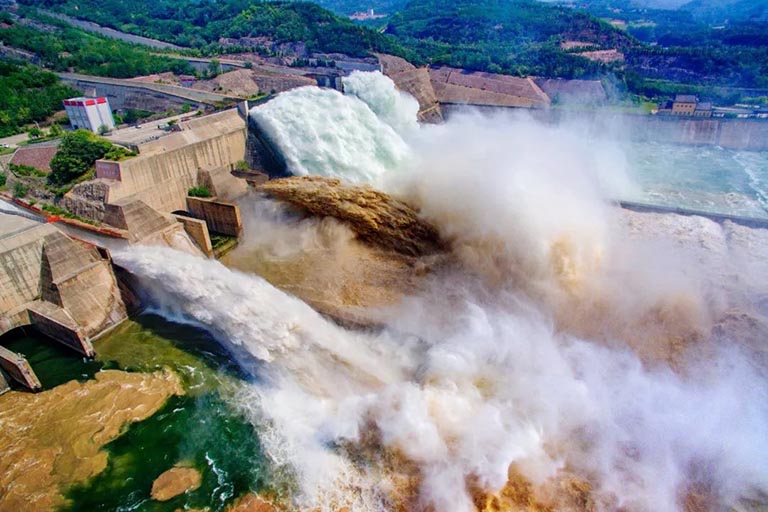 Flood Releasing of Yellow River at Xiaolangdi Dam Henan Attractions