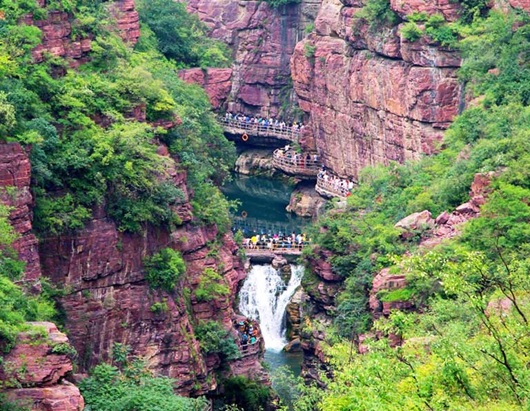 Attractive Red Stone Gorge in Yuntai Mountain