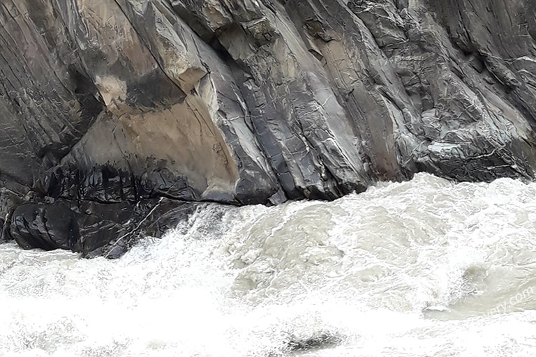 Tiger Leaping Gorge Hiking