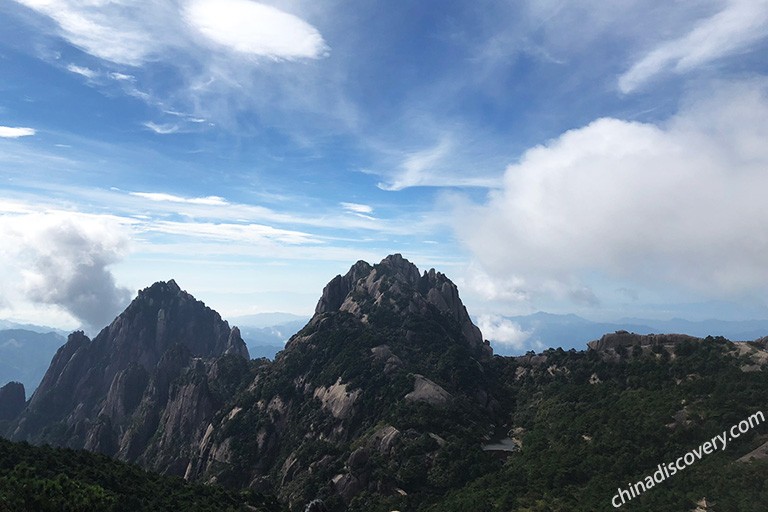 Huangshan Yellow Mountain in Autumn