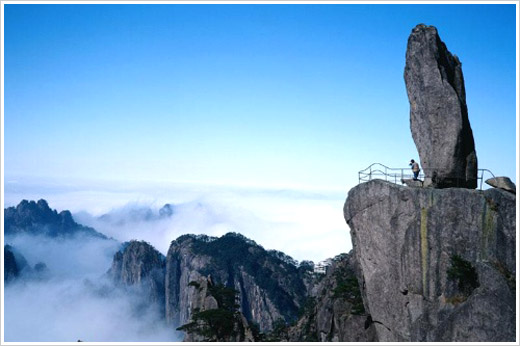 Huangshan of flies the stone
