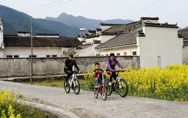 Biking through Hui-style ancient villages