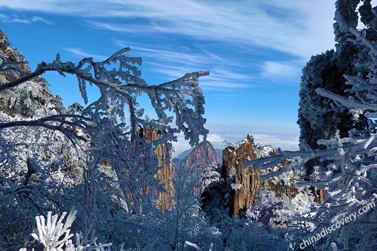 Huangshan Begin-to-believe Peak in Winter