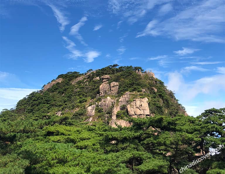 Marvellous Natural Beauty of Lion Peak in Mt. Huang