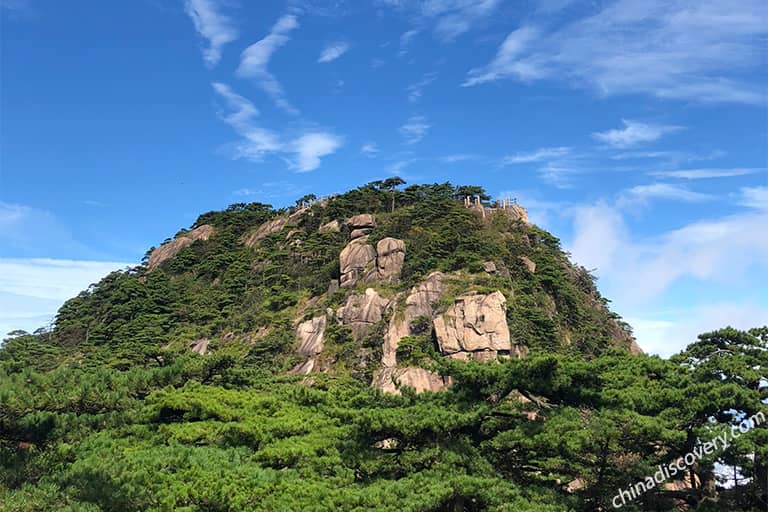 Marvellous Natural Beauty of Lion Peak in Mt. Huang