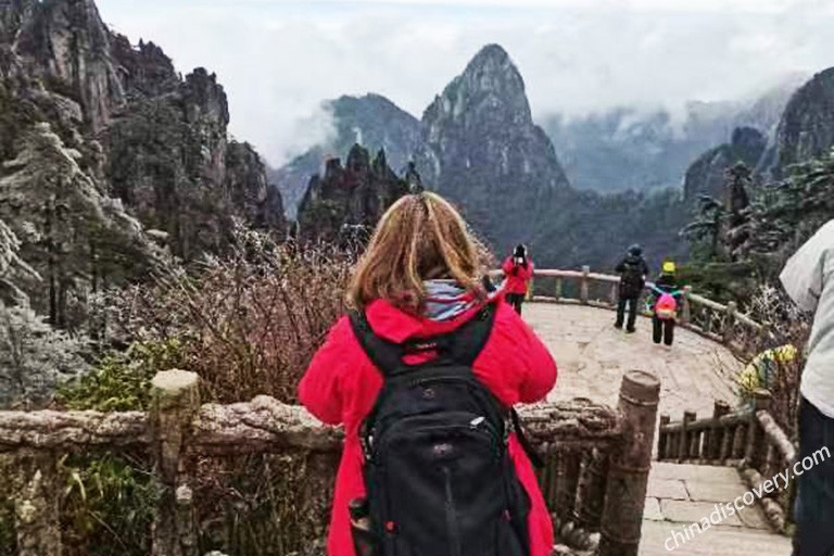 What to Pack for Huangshan Hiking Tour