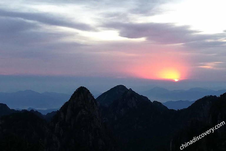 Huangshan Sunrise in Summer Huangshan Yellow Mountain Summer Sunrise
