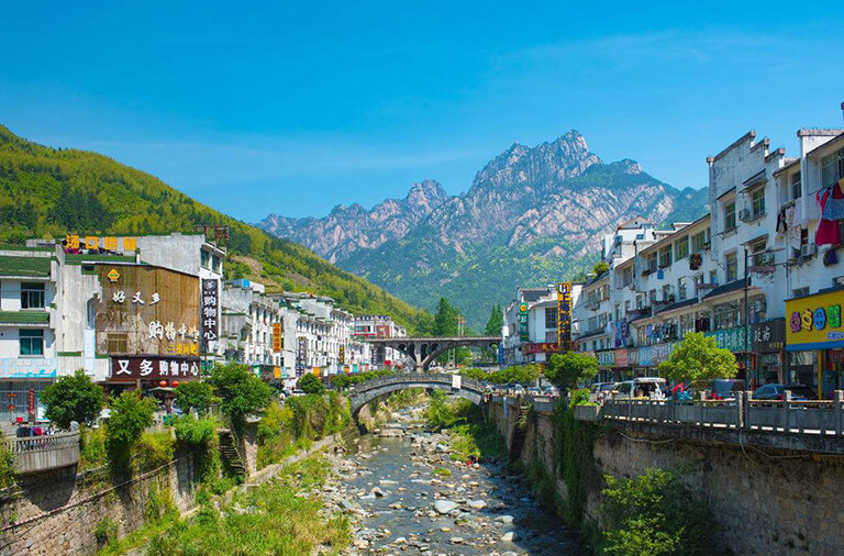 Tangkou Town in Foothill of Mount Huangshan Huangshan Airport to Huangshan Mountain