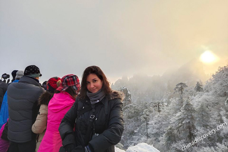 Dressing in Huangshan in Winter