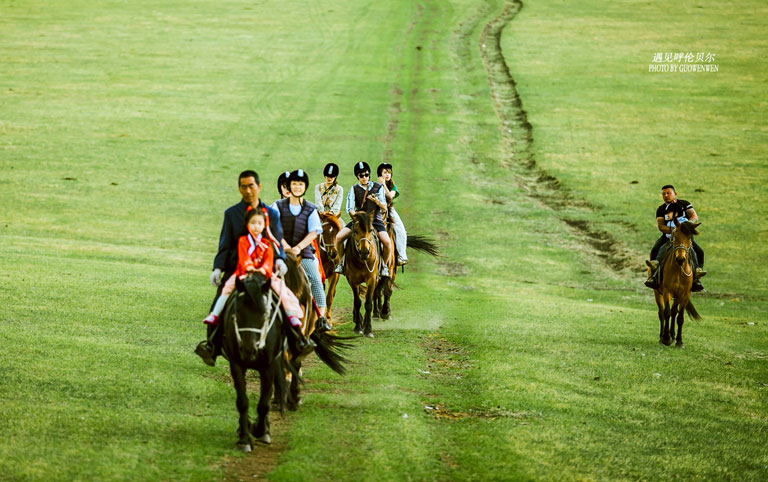 Horse Riding Experience with Your Children at Hulunbuir Grassland