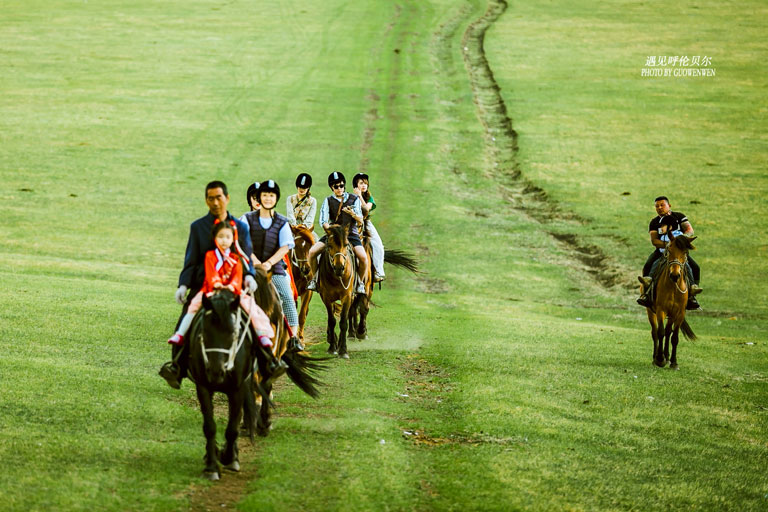Horse Riding Experience with Your Children at Hulunbuir Grassland