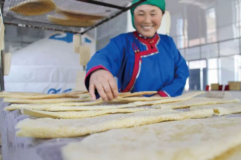 The Process of Making Vrums Inner Mongolia Food