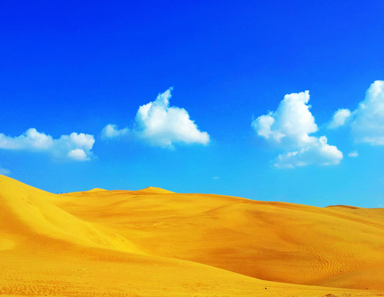 Xiangshawan (Resonant Sand Bay) at Kubuqi Desert