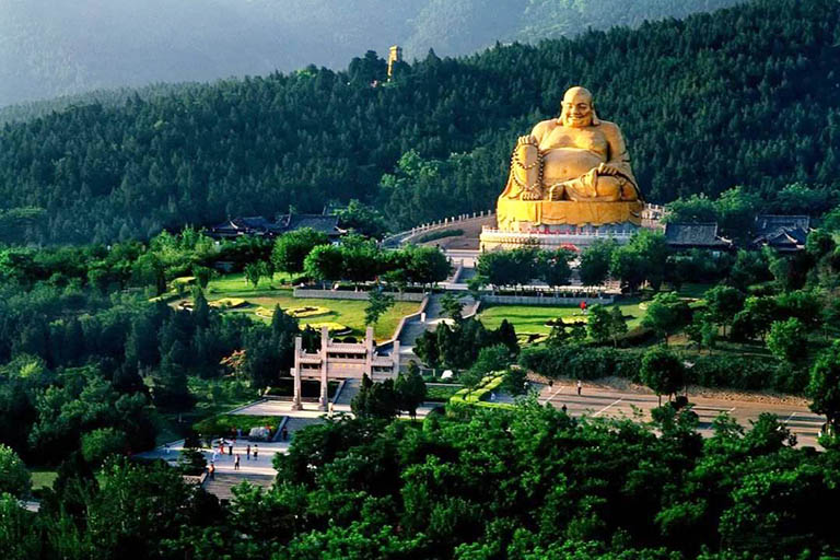 Thousand Buddha Mountain in Jinan Qianfoshan - Thousand Buddha Mountain in Jinan