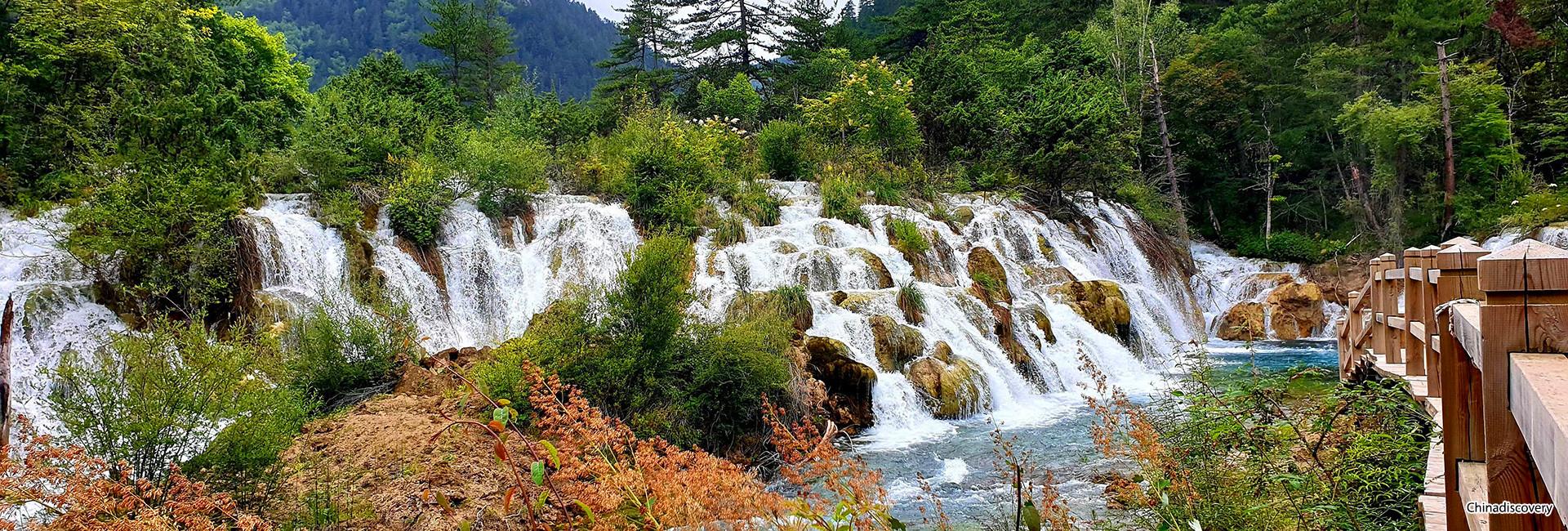 4 Days Jiuzhaigou Highlights Tour from Chengdu