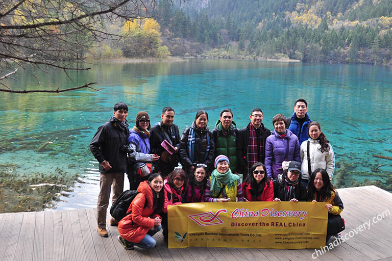 Group Tourists Enjoyed Jiuzhaigou Tour from Chengdu Sichuan Maps