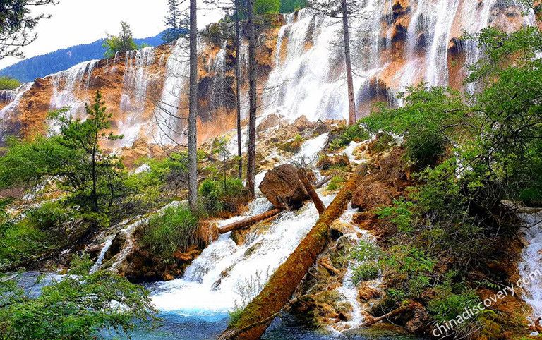 Jiuzhaigou waterfall