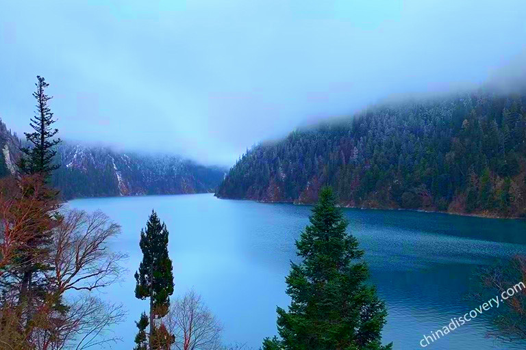 Winter landscape of Long Lake in Zechawa Valley of Jiuzhaigou