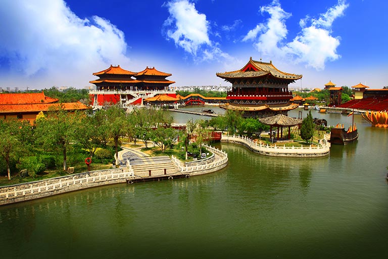 Qingming Riverside Landscape Garden in Kaifeng China Henan Kaifeng Tour