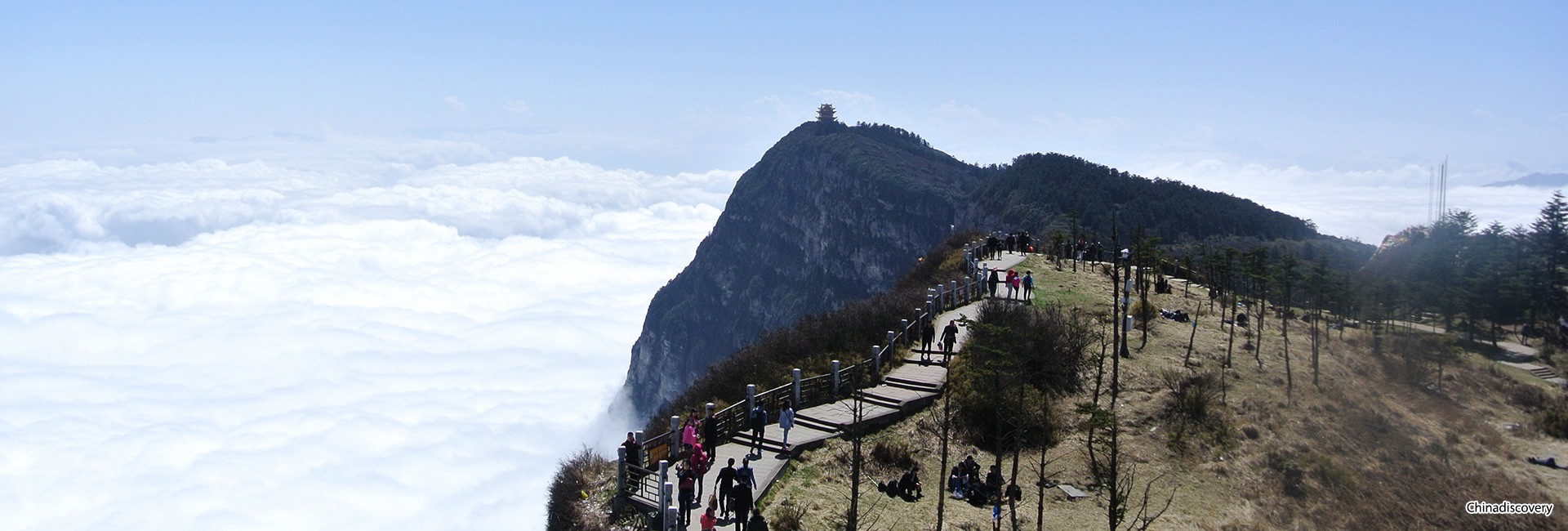 2 Days Mount Emei Hiking Tour from Chengdu