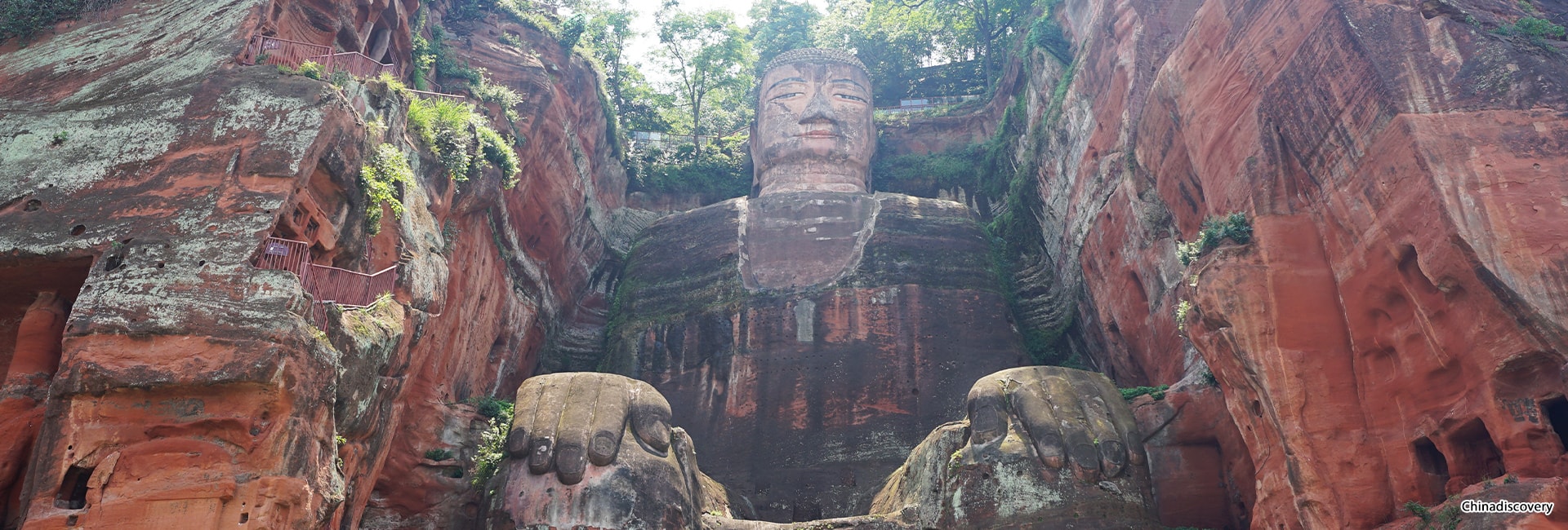 4 Days Mount Emei In-depth Hiking Tour including Leshan Giant Buddha