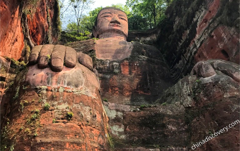 Head of Giant Buddha hides a drainage system
