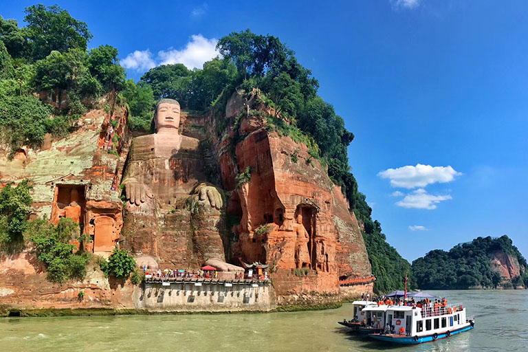 Leshan Giant Buddha Boat Tour Visit Leshan Giant Buddha by Boat or Hiking