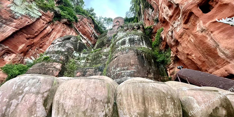 Visit Leshan Giant Buddha by Boat or Hiking