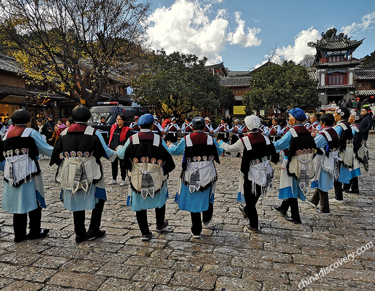 Naxi People Dancing at Sifang Street in Lijiang Old Town