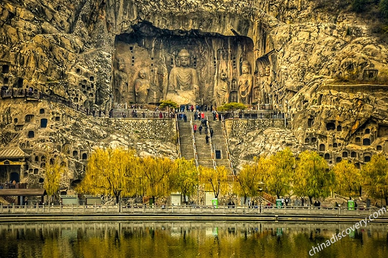 Vairocana Buddha in Fengxian Temple Things to Do in Luoyang