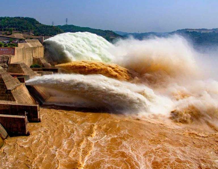 Scenes of Discharging Flood Water in Xiaolangdi