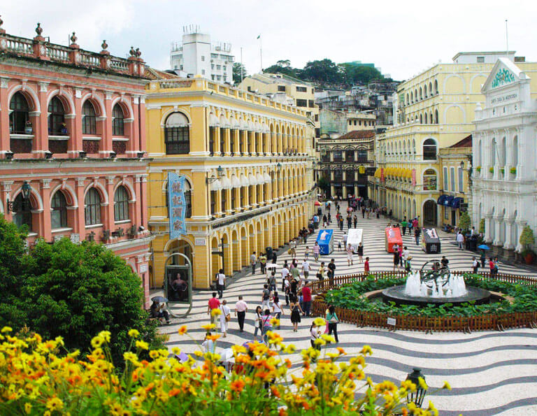 Senado Square