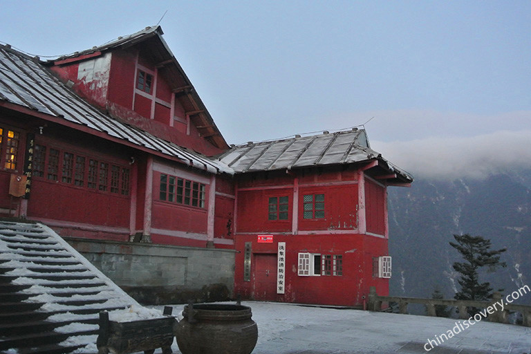 Mount Emei Xixiang Chi