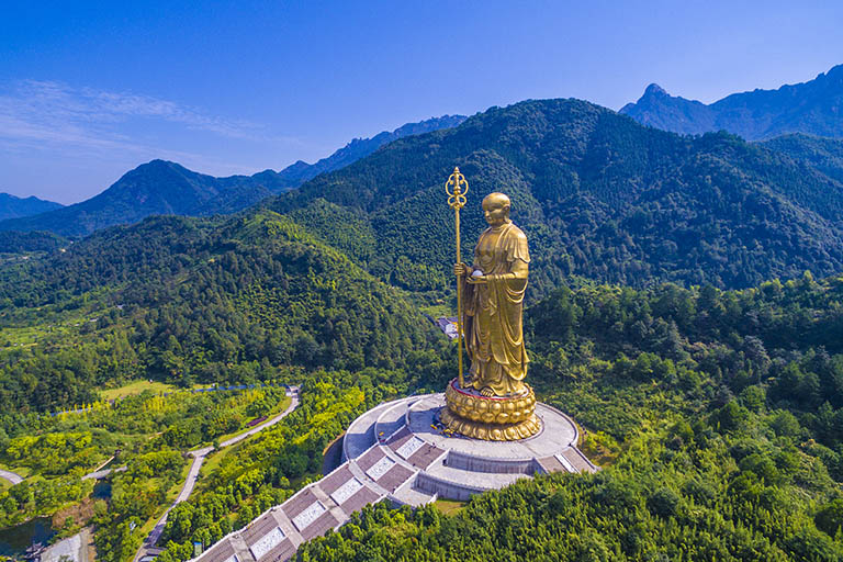 99-Meter Golden Statue of Ksitigarbha Bodhisattva Mount Jiuhua Tour