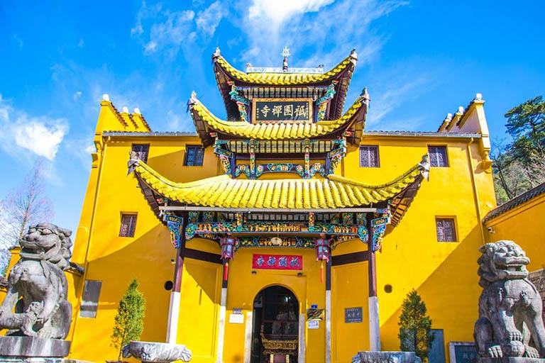 Zhiyuan Temple - the Largest Temple of Mount Jiuhua