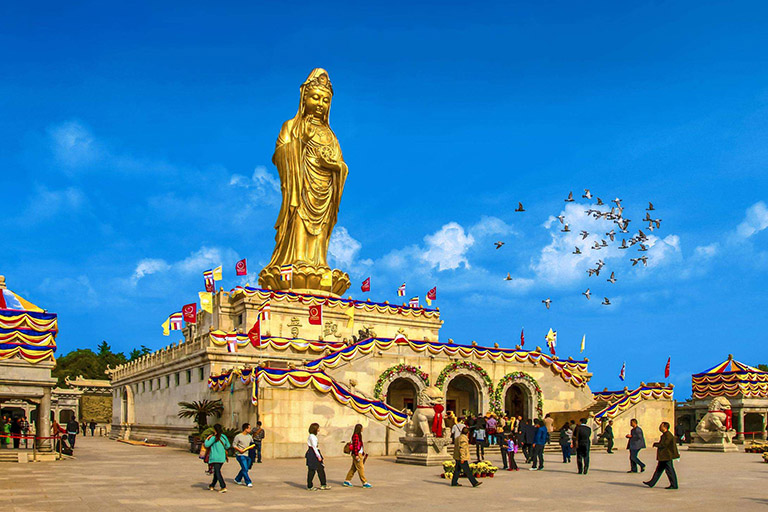 Golden Statue of the Goddess of Mercy - Guanyin
