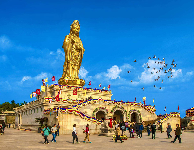 Golden Statue of the Goddess of Mercy - Guanyin