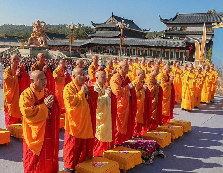 Grand Buddhist Ceremony in Putuoshan